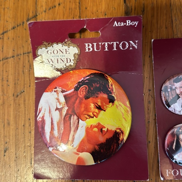 Set of 5 Gone With The Wind Buttons/Pins - Picture 2 of 6